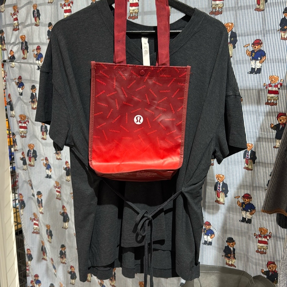 Lululemon oversized tee